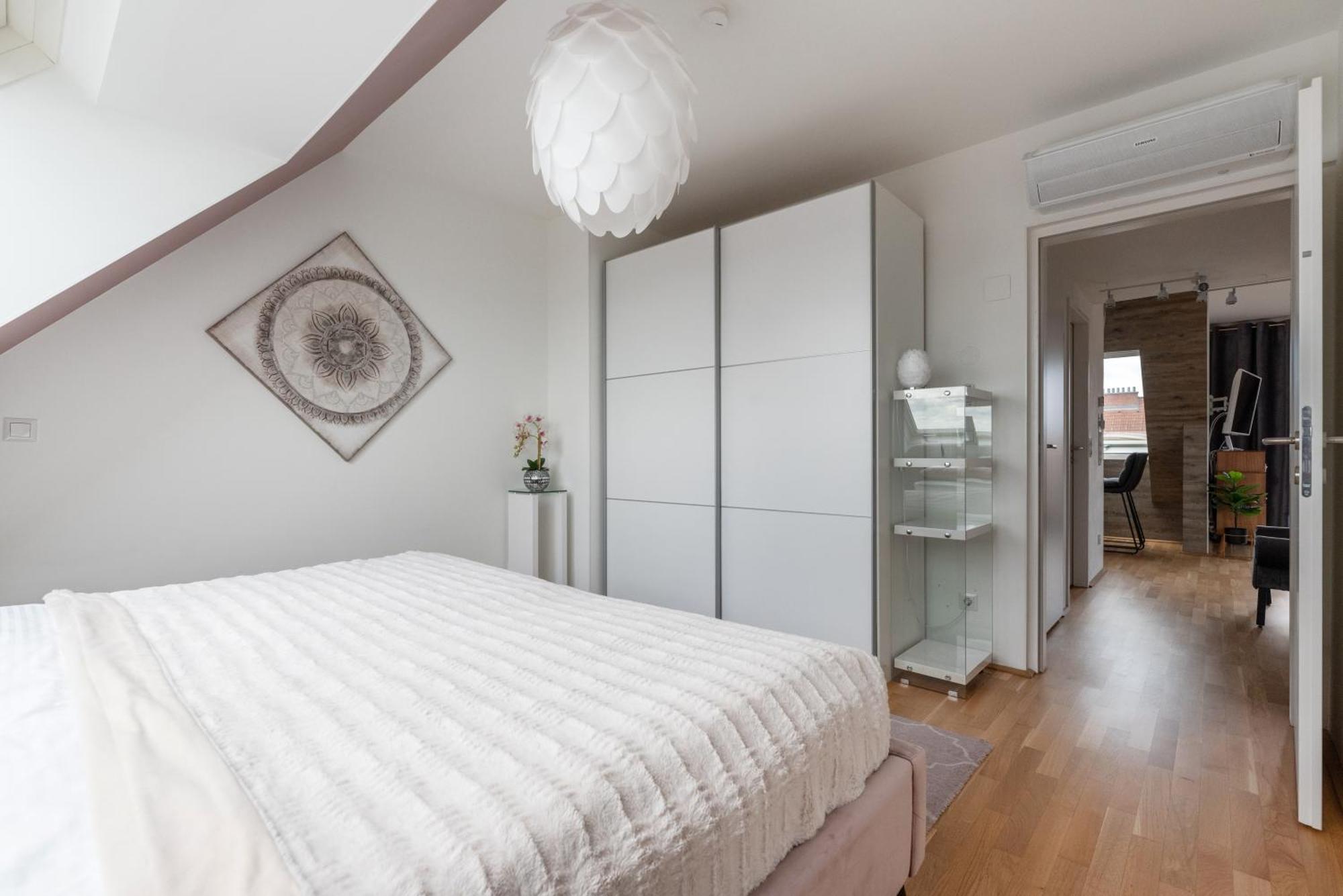 Apartamento Luxurious Living With Beautiful Terrace Viena Exterior foto